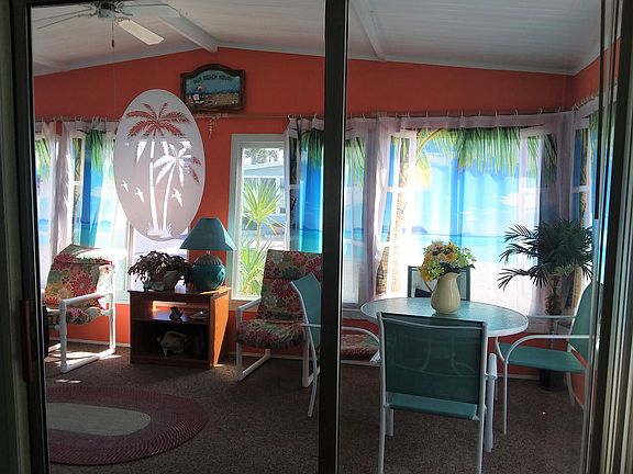3rd image of 35 Nautilus Dr