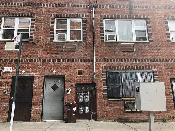 2nd image of 804 E 216th St