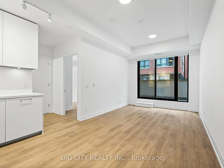 36 Brentcliffe Rd #201 — Photo 1
