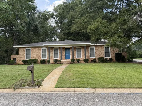 1305 Sussex Ct, Dothan, AL 36303