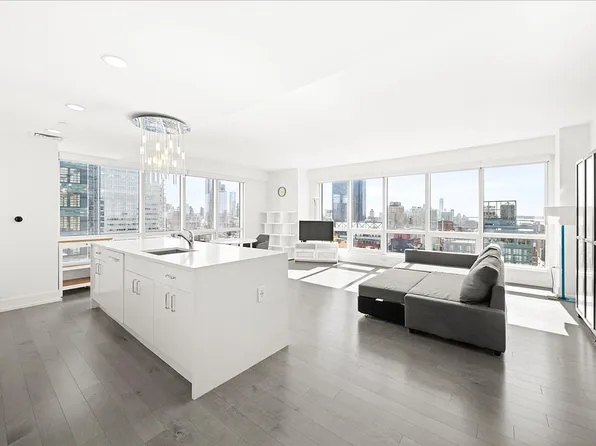 350 W 42nd St APT 36G, New York, NY 10036