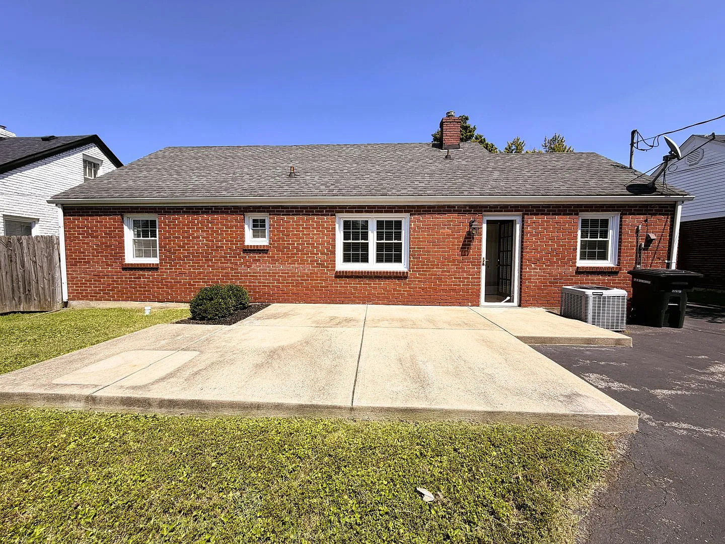 **Charming 2BR Home with Original Hardwood & Built-Ins — Photo 4
