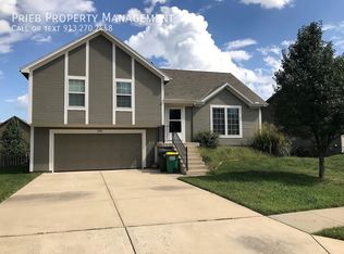 631 N Locust St, Gardner, KS 66030