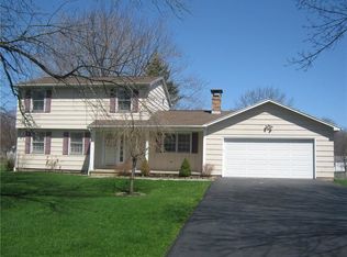 36 Sunderland Trl, Rochester, NY 14624