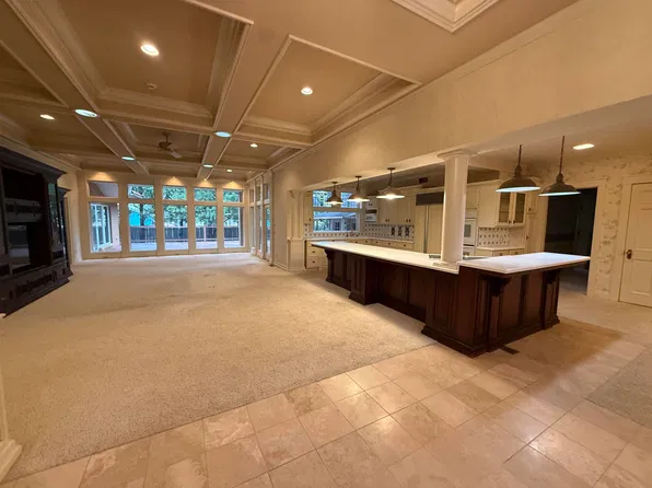 210 N Fossil St, Russell, KS 67665