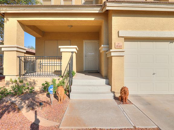 5th image of 1940 N Loretta Pl