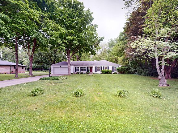 2nd image of 402 Edgemere Dr