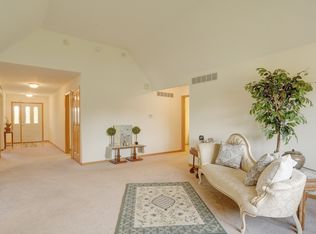 2706 Chipperfield Rd, Lawrence, KS 66047