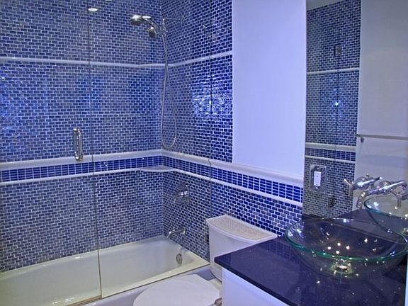 3rd image of 390 Palm Dr