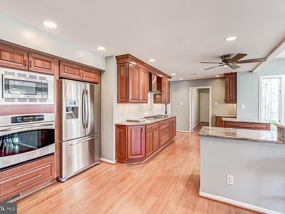 5th image of 9000 Windflower Ln