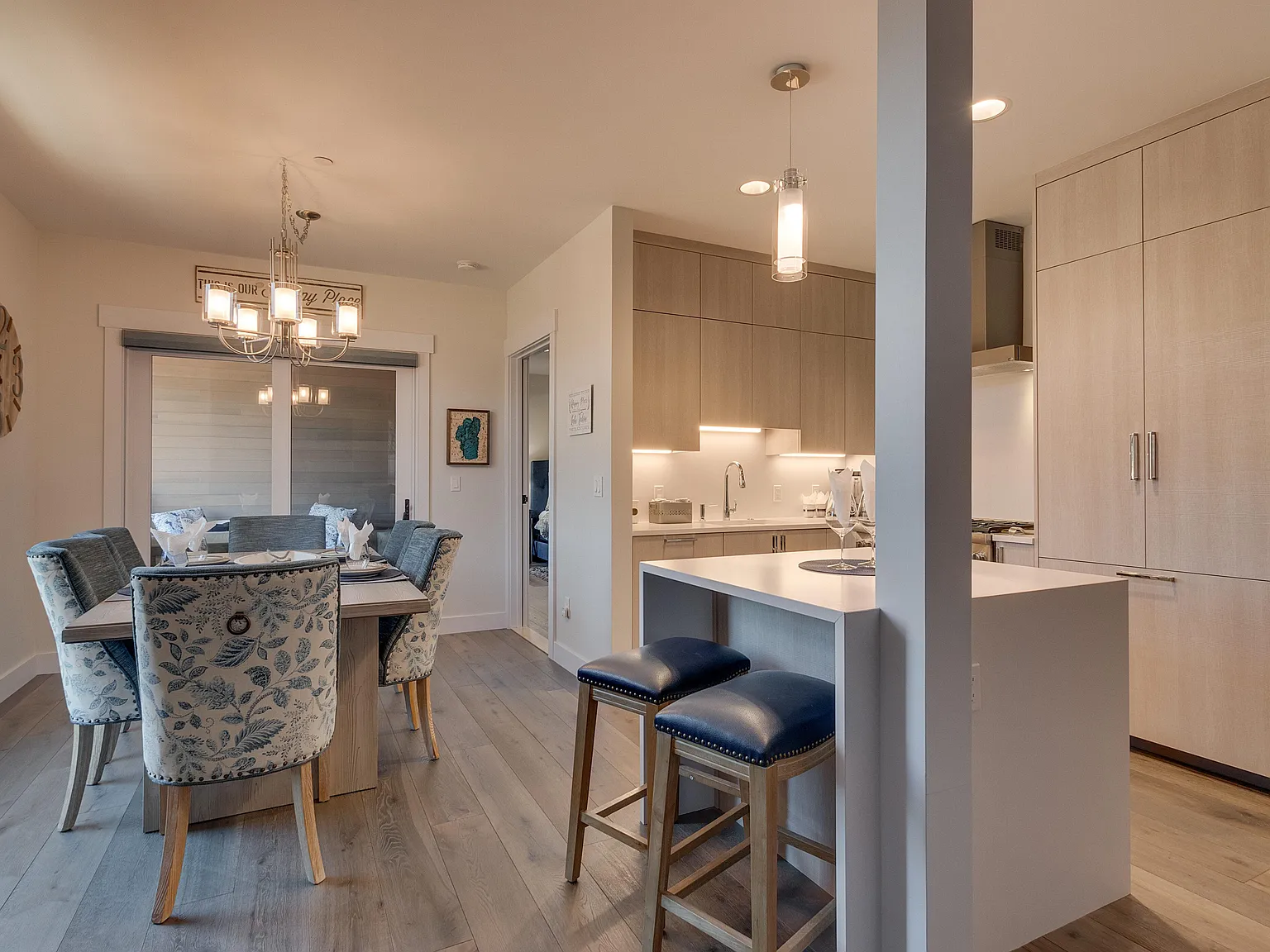 2 bed, 1184 sqft, $8,000 — Photo 2
