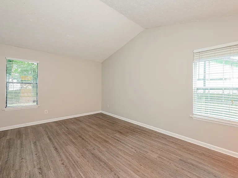 6052 Creekford Dr — Photo 8