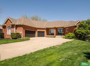 17402 Augusta Cir, Omaha, NE 68136