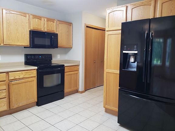 5th image of 107 Llanos St #107