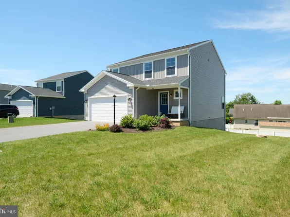 96 Gwenedd Ln, Pleasant Gap, PA 16823