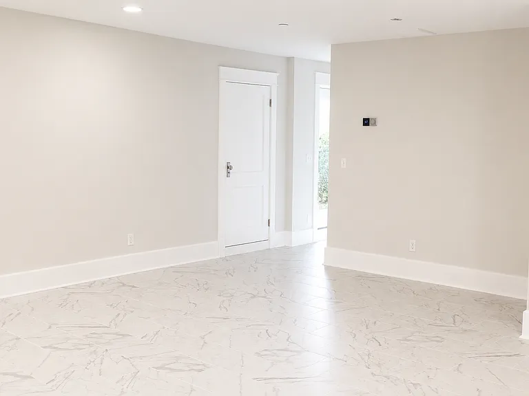 210 Washington St #1 — Photo 1