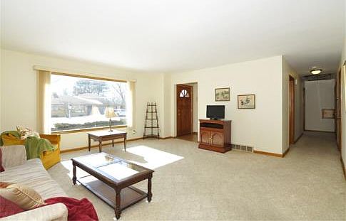3rd image of 9508 W Fiebrantz Ave