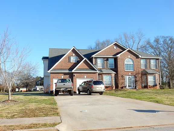 2nd image of 565 Trotters Ln