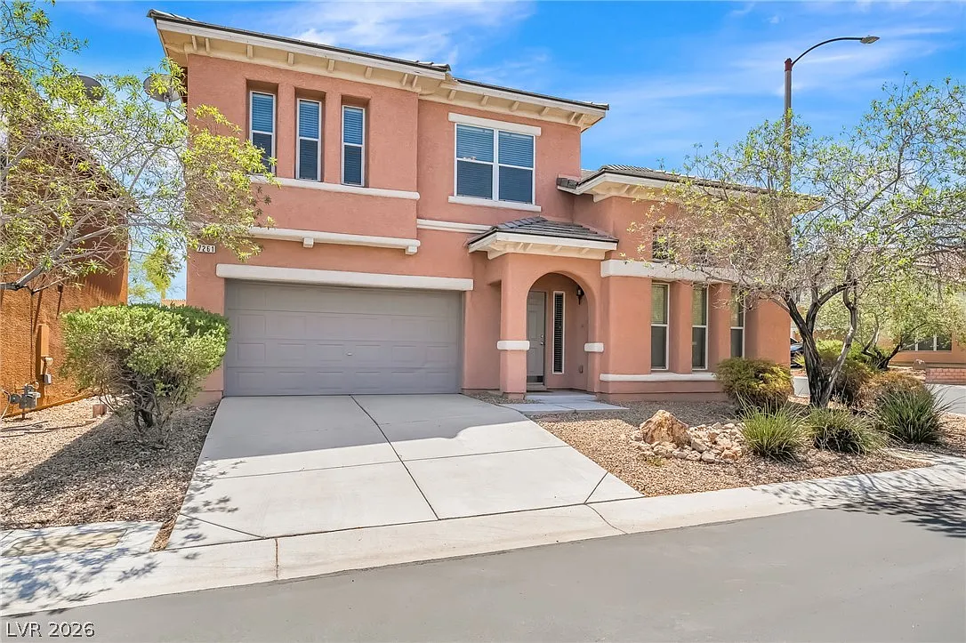 3 bed, 2.5 bath, 2233 sqft, $2,295 — Photo 2