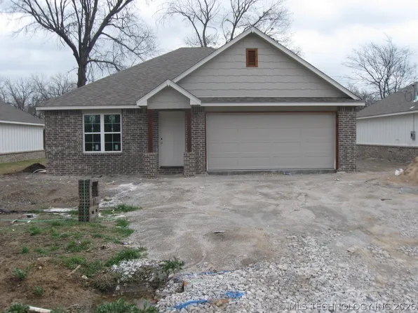 831 S Wood St, Pryor, OK 74361