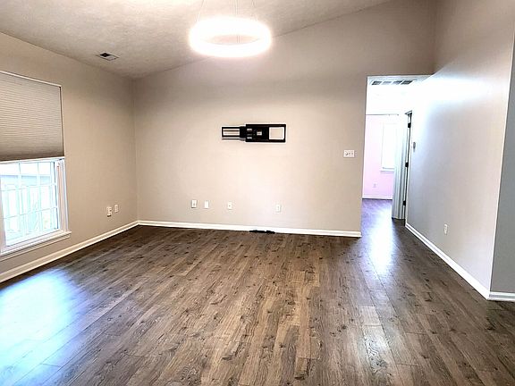 4th image of 7449 Cobblestone West Dr