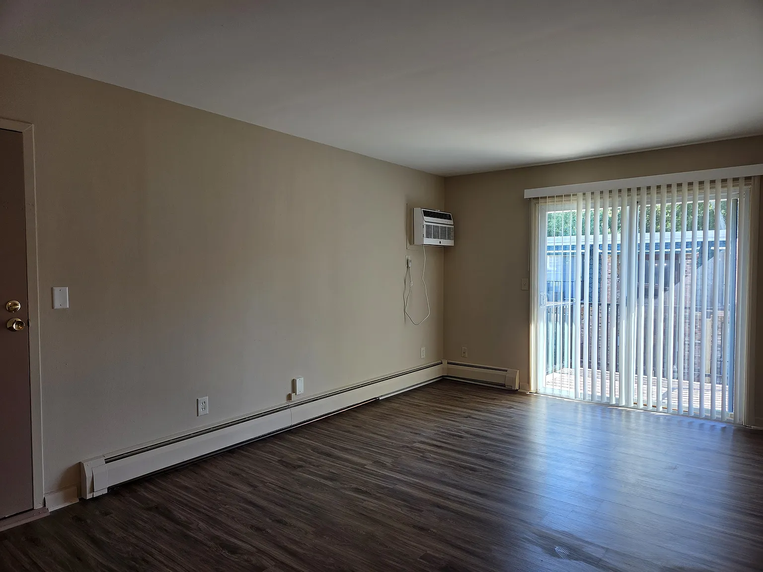 1 bed, 600 sqft, $920 — Photo 2