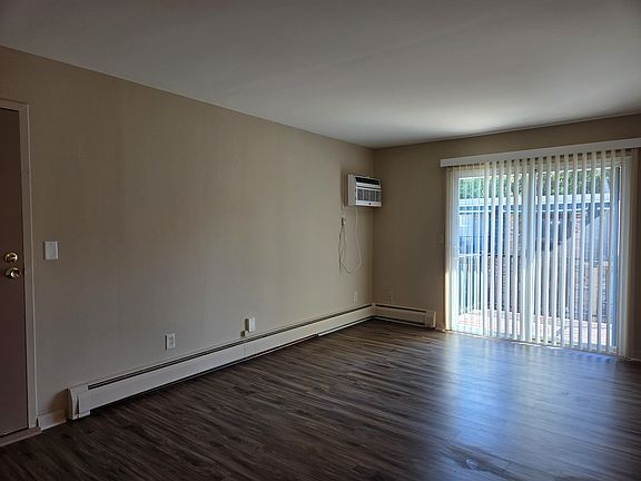 2nd image of 4-3924 Banks Rd #2