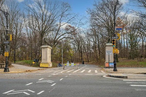 Rented by Compass | media 13