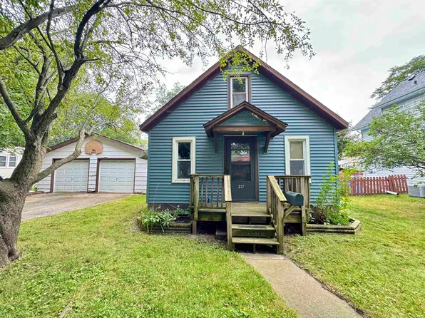 217 Shirley St, Fort Atkinson, WI 53538