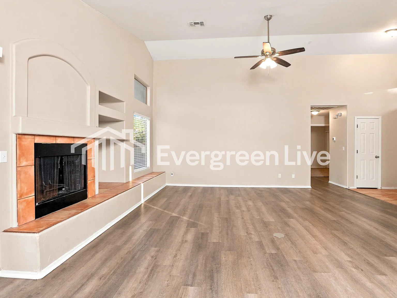 3 bed, 2.0 bath, 1517 sqft, $1,795 — Photo 4