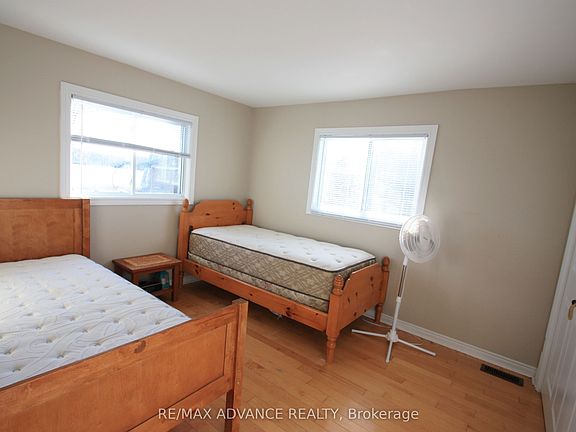 2nd image of 323D Grahamvale Rd