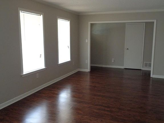 2nd image of 4400 Crescent Park Dr