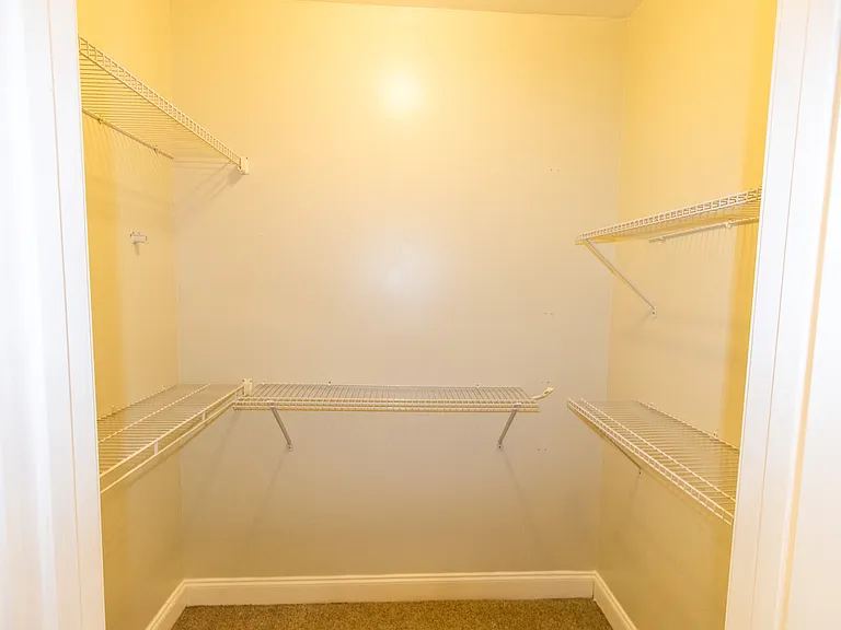 906 Monarch Cir — Photo 29