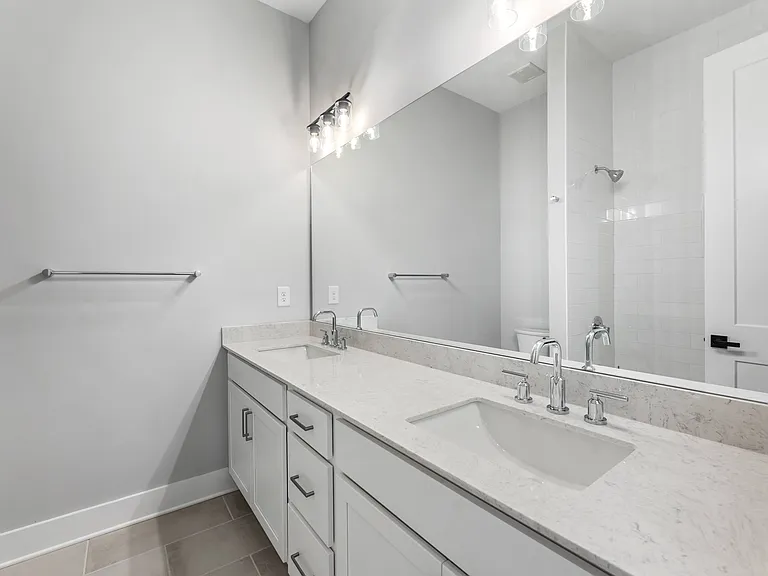 2035 Parkside Ln — Photo 31