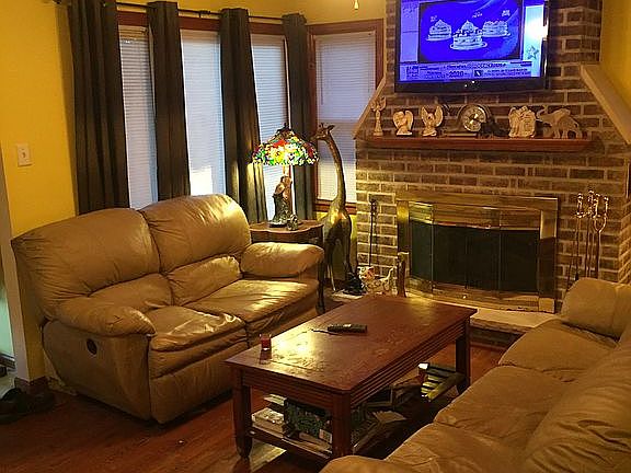 3rd image of 551 Gordon Ave