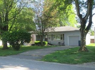607 E Mefford Dr, Robinson, IL 62454
