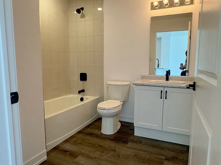 470 Dundas St E #226 — Photo 7