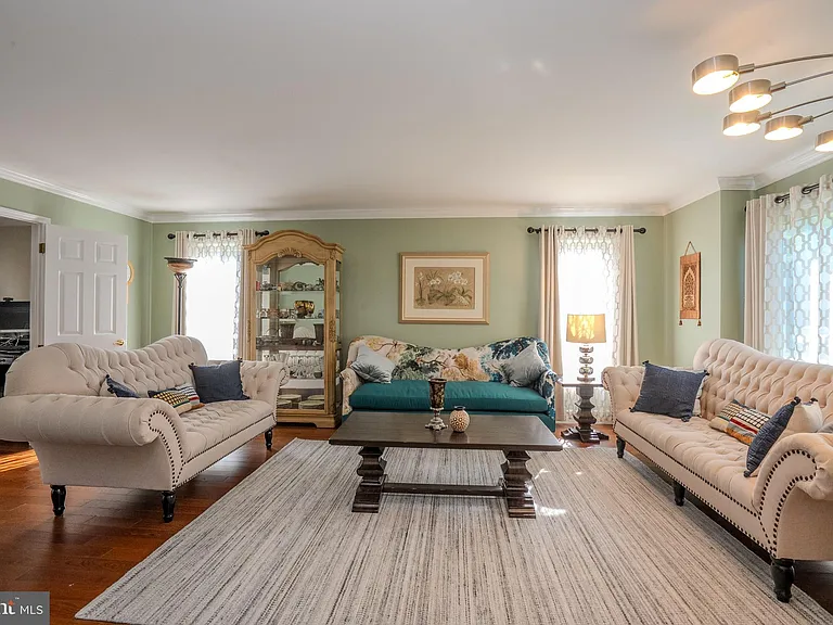 61 Amherst Way — Photo 11