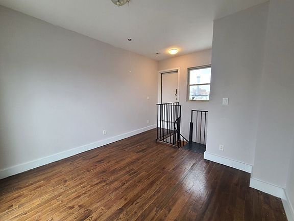 4th image of 146 Jefferson St #40R