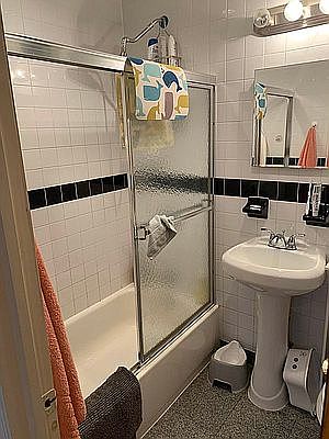 4th image of 54 Livingston St APT 8