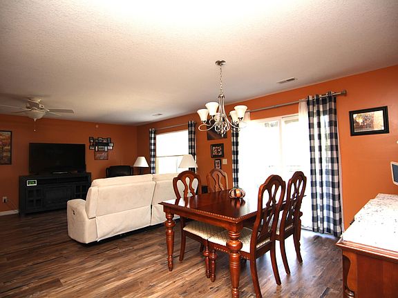 5th image of 2229 Rolling Hills Dr