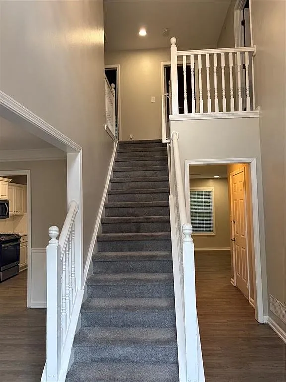 3 bed, 2.5 bath, 1803 sqft, $2,700 — Photo 4