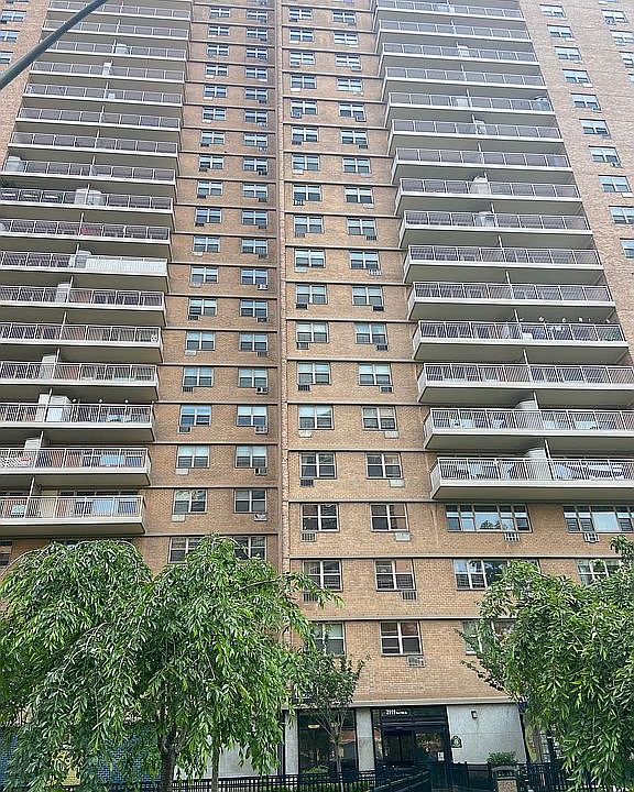 1st image of 2915 W 5th St APT 22A