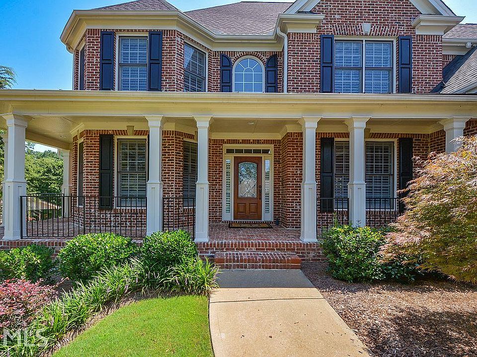 2nd image of 113 Cedar Woods Trl