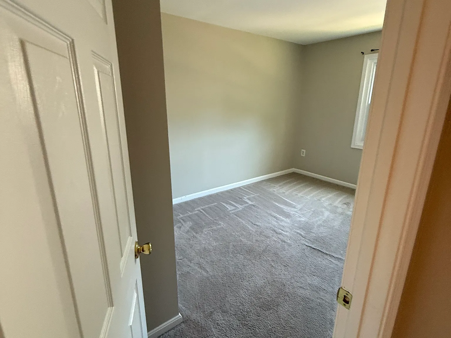 3 bed, 1.5 bath, 1240 sqft, $2,450 — Photo 3