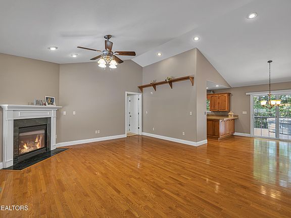 2nd image of 18 Bingham Way