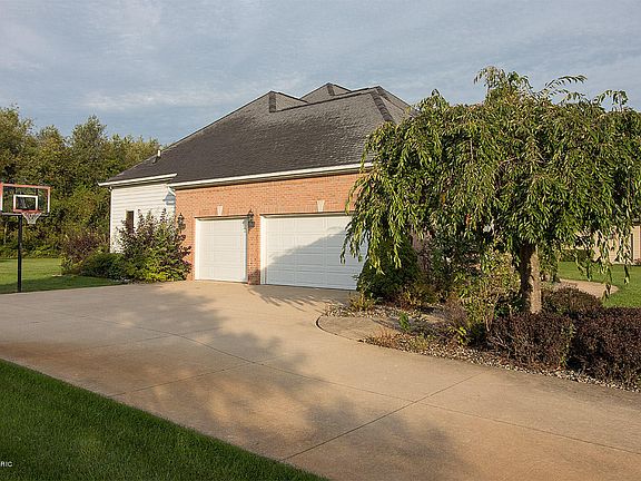 3rd image of 284 Minges Hills Dr
