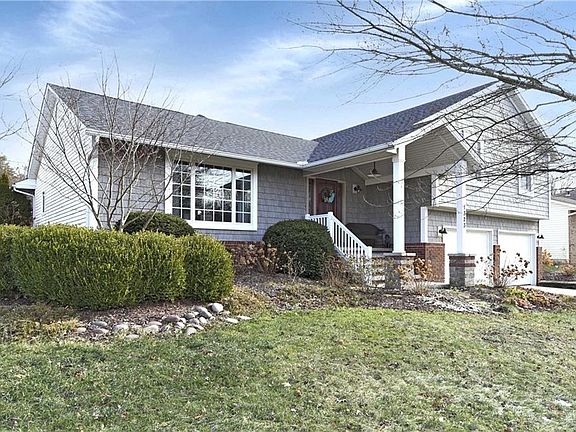 3rd image of 1323 Harmony Dr