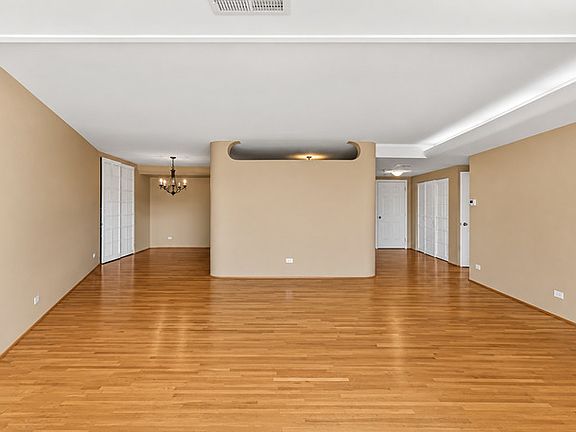 4th image of 1301 N Western Ave Unit 332