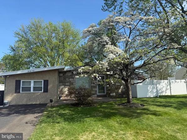 25 Maple Ave, Hatboro, PA 19040